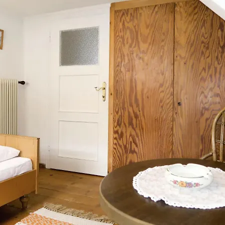 Huber By Interhome Grins