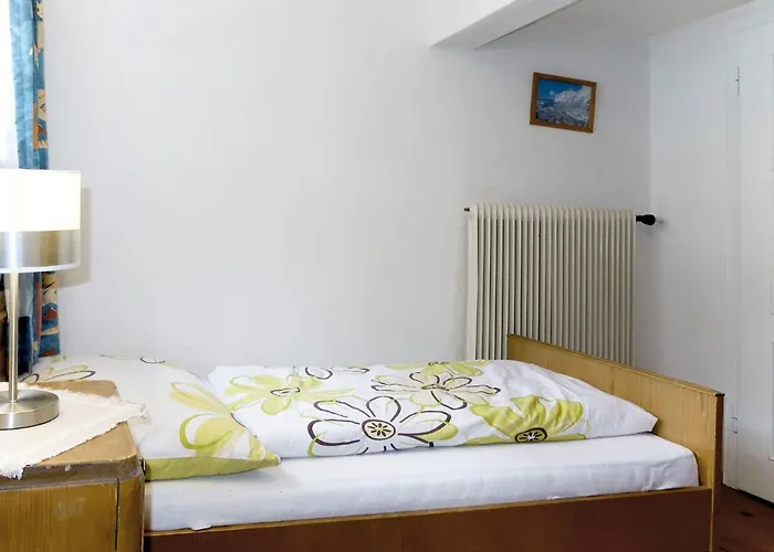 Huber By Interhome Grins