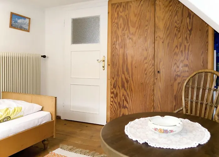 Huber By Interhome Grins